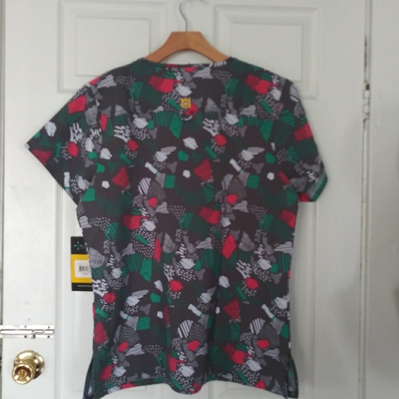 Wonderwink scrub top - Picture 6 of 8